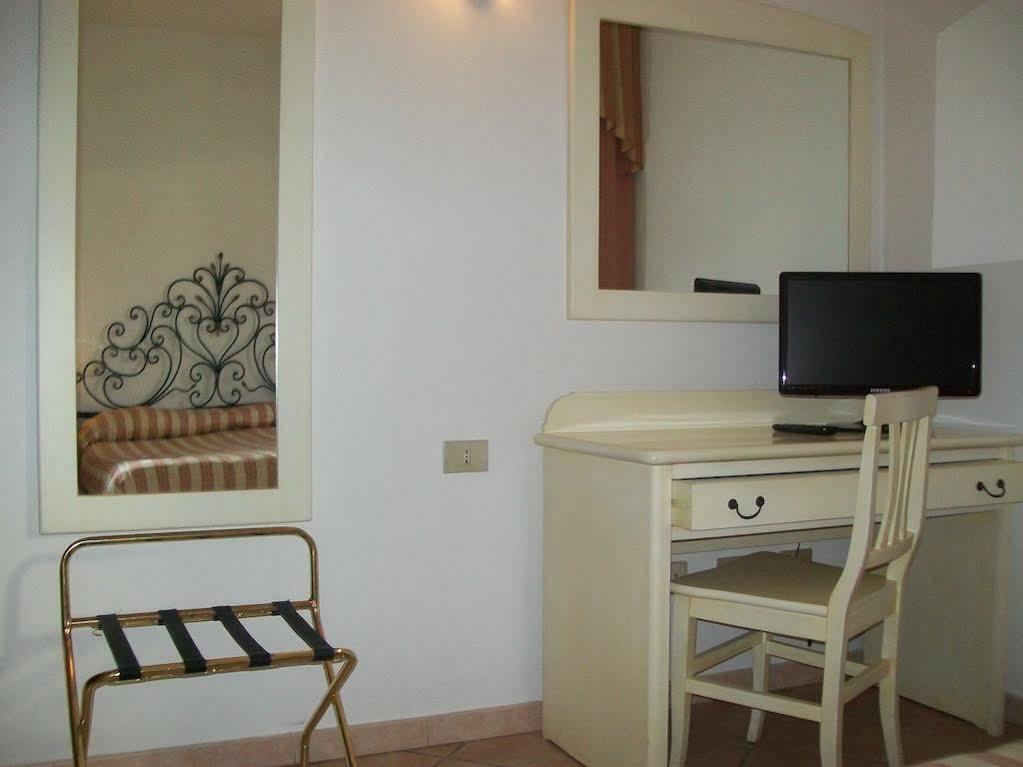 Hotel Terranova Olbia Exterior foto